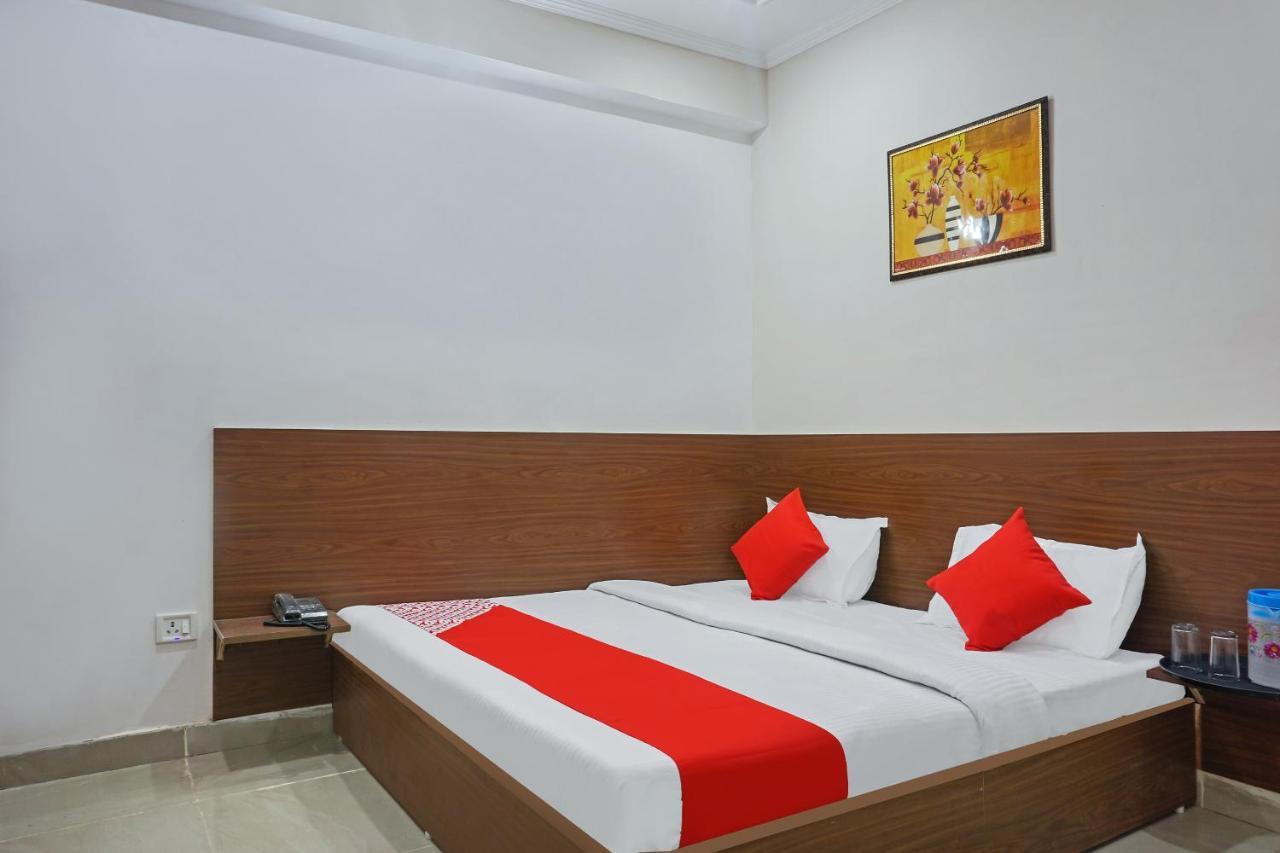 Hotel O Quadis Noida Exteriör bild