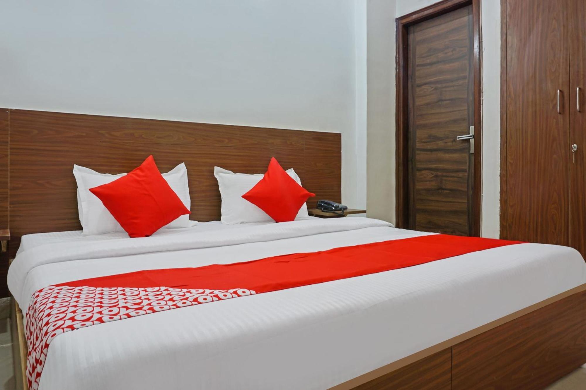 Hotel O Quadis Noida Exteriör bild