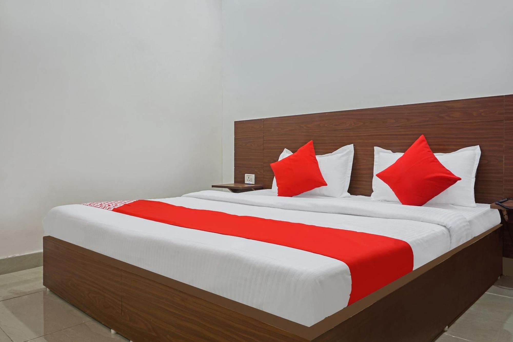 Hotel O Quadis Noida Exteriör bild