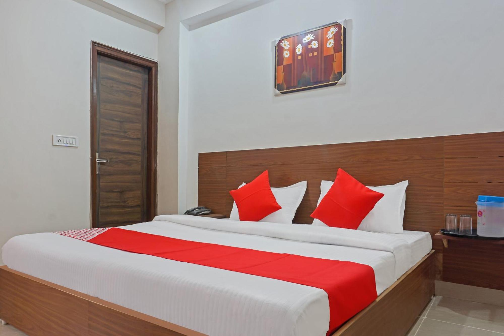 Hotel O Quadis Noida Exteriör bild