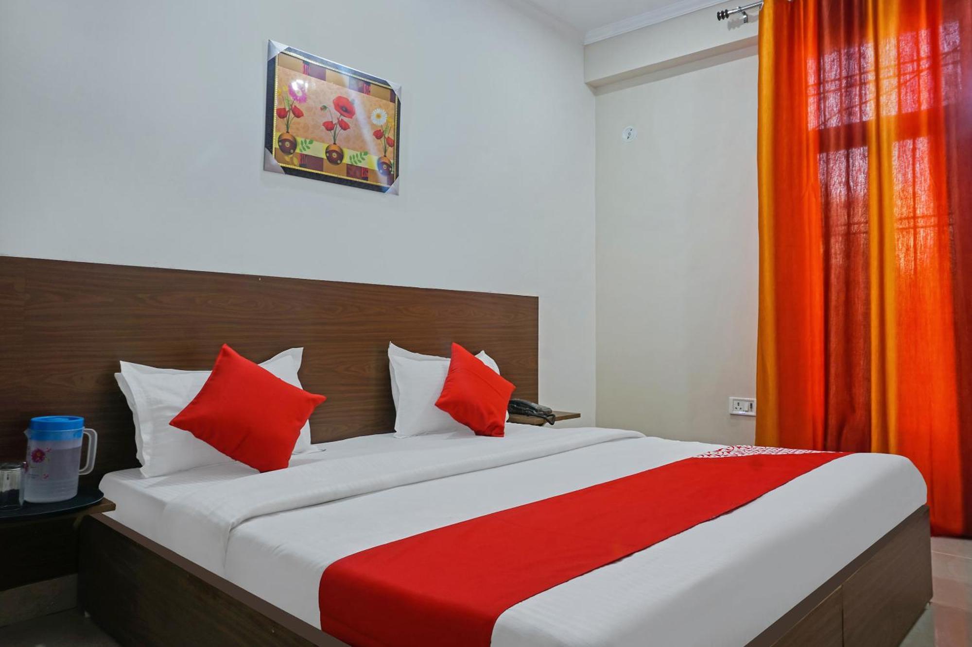 Hotel O Quadis Noida Exteriör bild