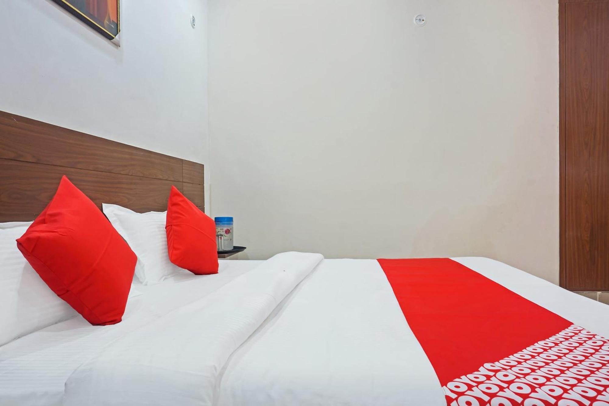 Hotel O Quadis Noida Exteriör bild