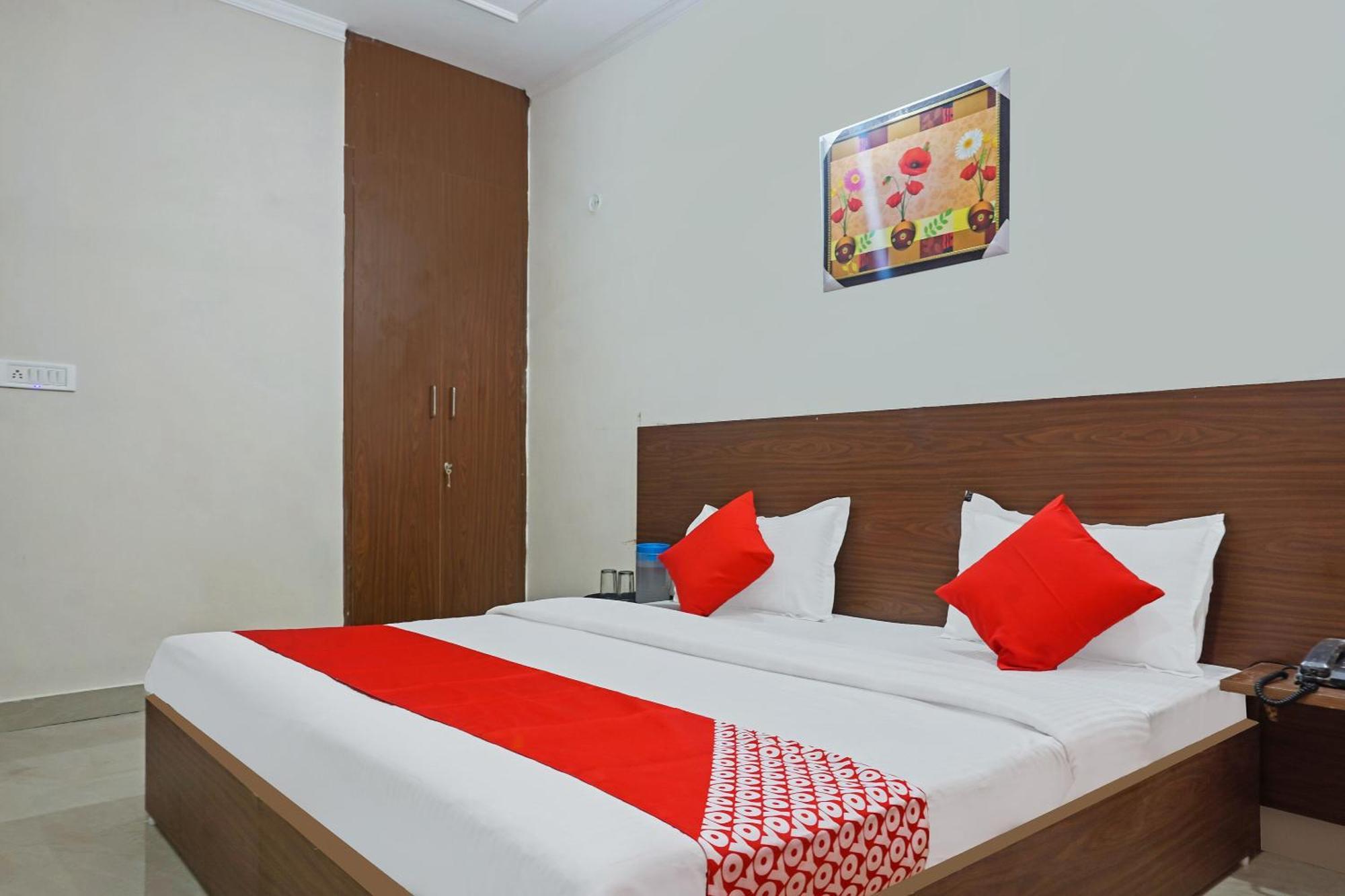 Hotel O Quadis Noida Exteriör bild