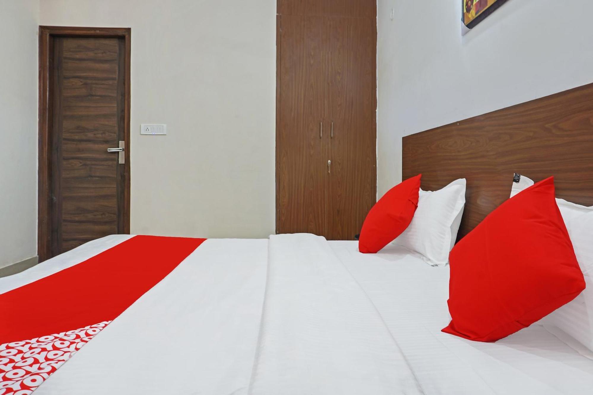 Hotel O Quadis Noida Exteriör bild