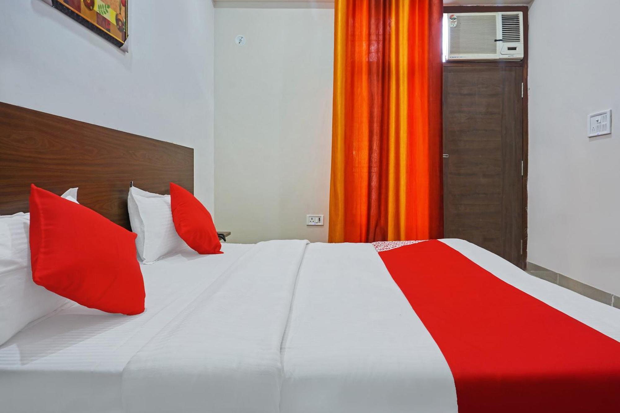 Hotel O Quadis Noida Exteriör bild