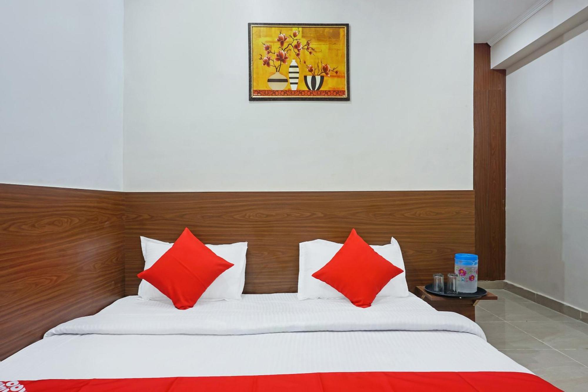 Hotel O Quadis Noida Exteriör bild