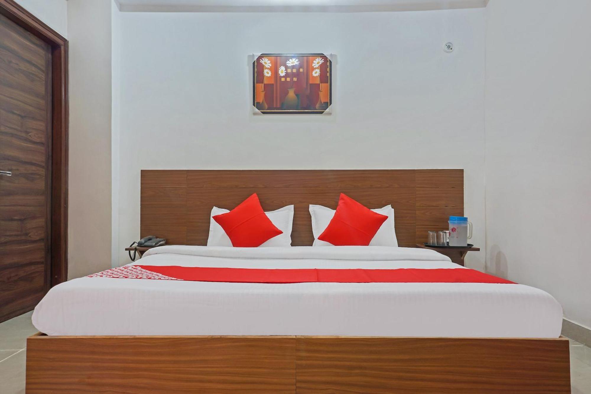 Hotel O Quadis Noida Exteriör bild