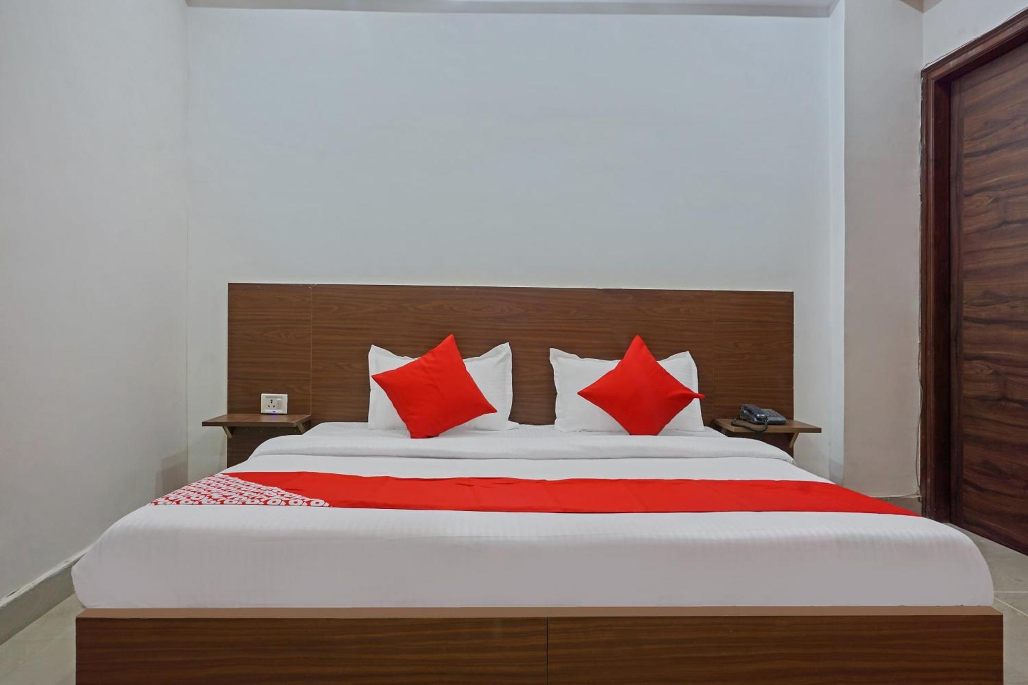 Hotel O Quadis Noida Exteriör bild